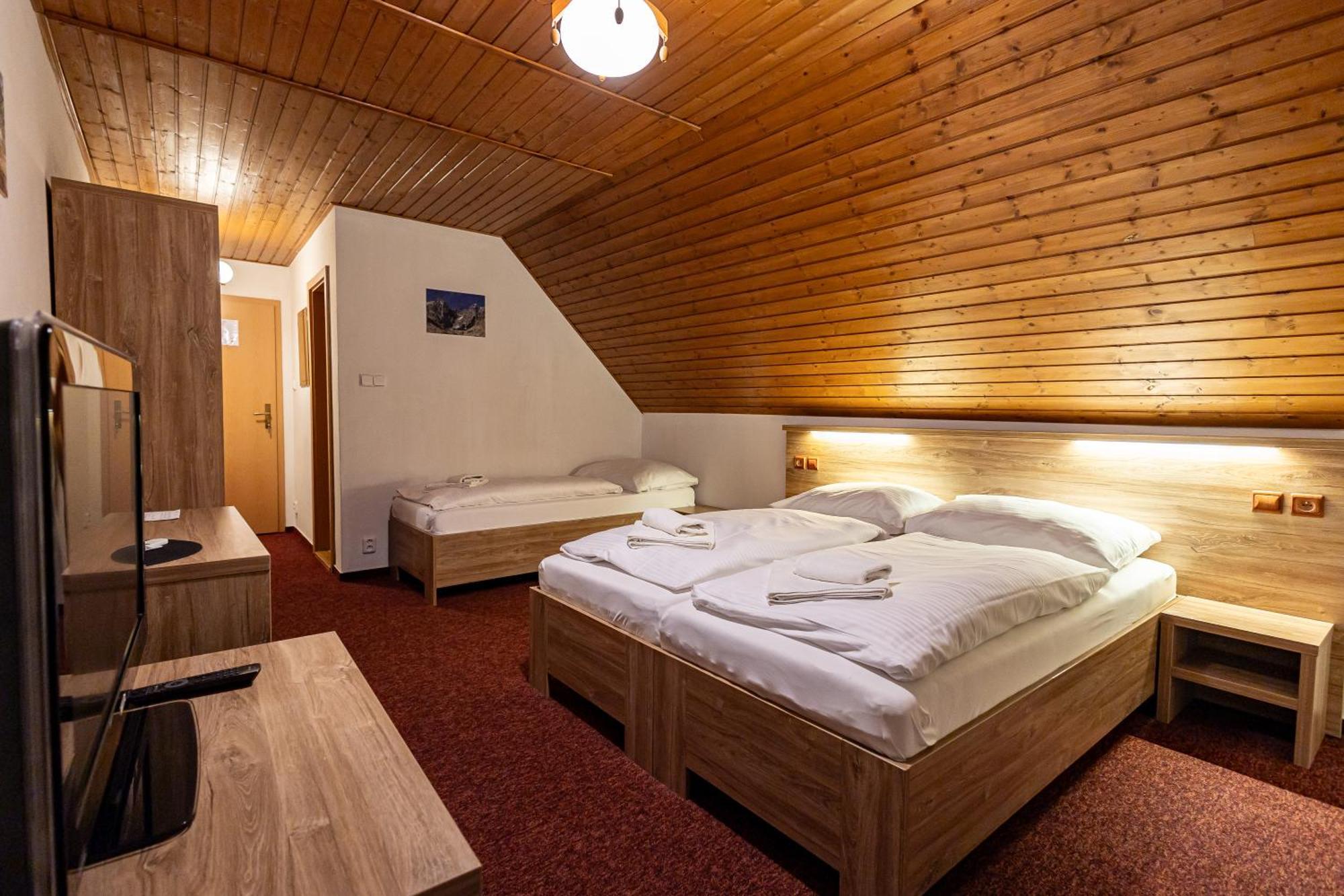 Penzion Lomnicky Stará Lesná エクステリア 写真